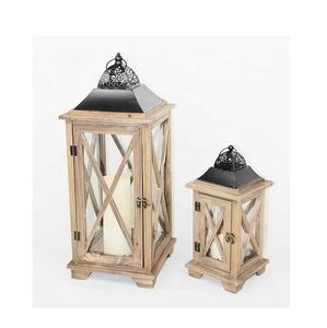 Lanterne à bougie en bois personnalisée de nouvelle collection avec dessus en métal Bougeoir décoratif en bois pour la maison disponible à un prix abordable - Product Image 1