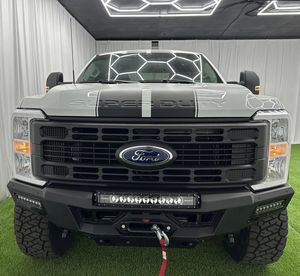 Ford F-250 Super Duty XL Crew Cab Power Stroke 4×4 2024 - Product Image 1