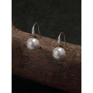 Boucles d'oreilles en argent sterling 92,5 avec perles classiques Clara, cadeau pour femmes et filles - Product Image 2