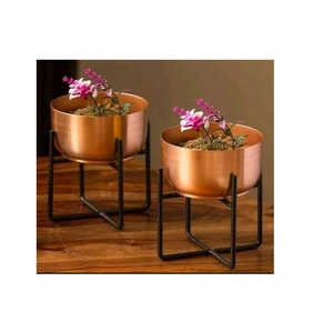 ขายส่งราคาถูกราคาตรงสําหรับพืชแผ่นสังกะสีอ่างอาบน้ําชาวไร่ยืนกระถางดอกไม้และเครื่องปลูก - Product Image 1