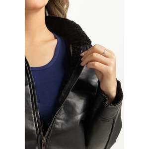 Chaqueta de Piel de Oveja Sintética Cortavientos para Mujer WM-JKT-WS24-025 Temporada de Otoño Tallas Grandes 3XL 5XL con Ribete de Piel y Spandex - Product Image 5