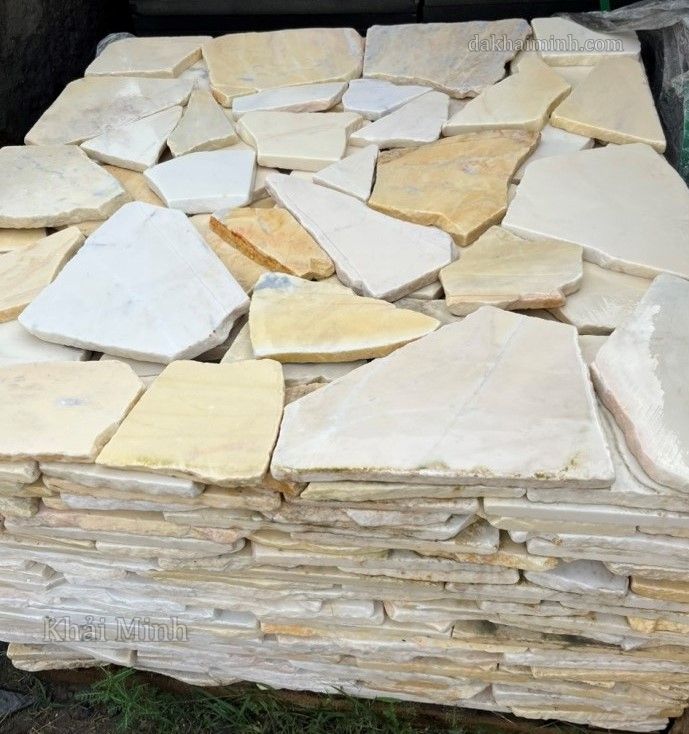 สีเหลืองครีม