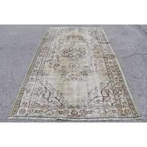 พรมตุรกีสไตล์วินเทจขนแกะสีเบจ5.2x8.5ฟุตลายทางสี่เหลี่ยมผืนผ้าสำหรับห้องนั่งเล่นห้องโถง - Product Image 1