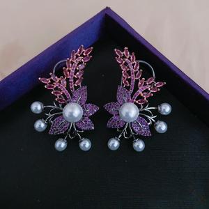 Belles boucles d'oreilles Zircon en laiton plaqué argent étincelles-bijoux cadeau tendance pour femmes et filles pour la fête - Product Image 3