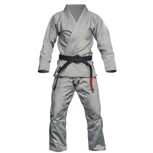 Kimono de qualité supérieure pour hommes avec ceinture confortable et matière légère - Product Image 1