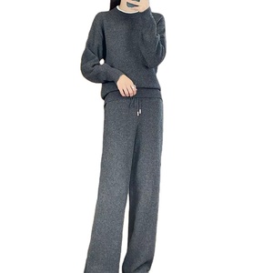 Conjunto Casual para Mujer con Cuello Redondo, Tejido de Poliéster y Elastano, Suéter con Cuello en Contraste, Pantalones con Cordón por Encima de la Rodilla, Suave, Cálido y Elegante - Product Image 6