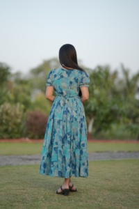 ชุดเดรสยาวพิมพ์ลายผ้าจอร์เจียชุดเดรสสำหรับงานปาร์ตี้ดีไซน์เนอร์คอลเลกชันพรีเมียม - Product Image 3