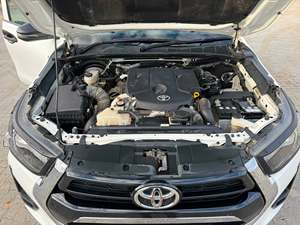 รถกระบะมือสอง ปี 2022 รุ่น Hilux 2.4 GT-S แบบดับเบิ้ลแค็บ ขับเคลื่อน 4 ล้อ เกียร์ธรรมดา ล้อแม็ก R18 เครื่องยนต์ดีเซลเทอร์โบ พวงมาลัยซ้าย หลังคาผ้าสีขาว สำหรับใช้งานอเนกประสงค์ - Product Image 6