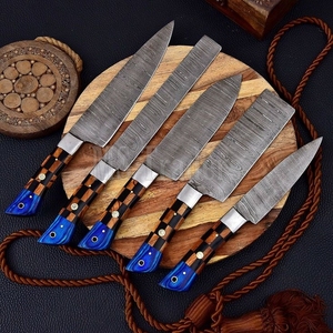 Juego de Cuchillos de Chef de Acero de Damasco de 5 Piezas para Cocina Profesional, Hechos a Mano, Calidad Premium con Mango de Madera y Funda de Cuero - Product Image 1