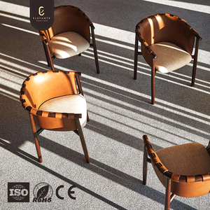 Silla de comedor de alta calidad personalizada OEM, muebles elegantes de lujo para el hogar, sillas de comedor modernas europeas de cuero de microfibra negro de lujo - Product Image 1