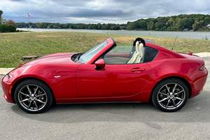 MAZDA MX-5 MIATA RF GRAND TOURING 2017 d'occasion, conduite à gauche/droite - Product Image 3