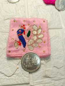 Bolsas para monedas de seda al por mayor con bordado de cuentas de pavo real para boda india regalo de dama de honor Mehndi favores ocasiones festivas - Product Image 5