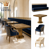 Ensemble de mobilier de restaurant de style arabe de luxe, banquette en velours bleu, table et chaises pour projet hôtelier