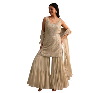 Commercio all'ingrosso Beige Sharara ricamato Set con Dupatta per la festa nuziale indossare la Reception festiva e gli ordini all'ingrosso etnici personalizzati - Product Image 3