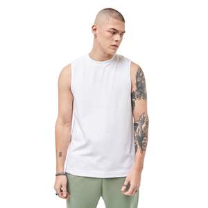 Camiseta sin mangas blanca de ajuste relajado para hombre, camiseta muscular de algodón con logotipo en negrita, perfecta para capas deportivas de gimnasio y moda de calle - Product Image 3