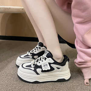Nuevo Diseño de Fábrica 2026, Zapatos Deportivos Casuales de Mujer con Cordones, Suela Gruesa y Forro Polar - Product Image 1