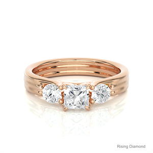 Princesse Cut Lab Grown Diamond Trois Pierre Bague de fiançailles en or rose Bague cadeau d'anniversaire pour elle - Product Image 1