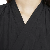 Vente flash - Robes de salon antistatiques confortables pour femmes, logo personnalisé, noir, polyester imperméable, kimono de coiffure Saaqaans