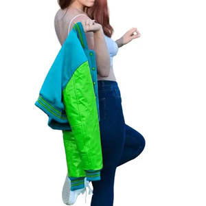 Chaqueta Universitaria Personalizada de Alta Calidad, Chaqueta de Béisbol Vintage con Mangas de Cuero para Mujer, Chaqueta Corta - Product Image 6