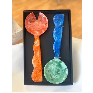 Servidores de ensalada de resina hechos a mano para uso doméstico y hotelero Servidores de ensalada de Resina 100% Cuchara de helado Juego de servicio de ensalada - Product Image 3