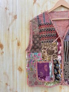 Manteau tricoté vintage bohème pour femme 100% coton fait à la main Hippie Patchwork matelassé Double boutonnage fermeture poches brodées - Product Image 4