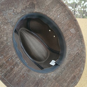 Chapeau en liège brun avec ceinture naturelle - Product Image 3