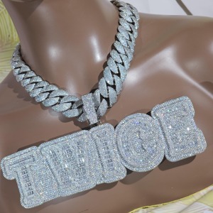 จี้ตัวอักษรขนาดใหญ่สไตล์ฮิปฮอป ชุบทองคำขาว ประดับเพชรโมอิสซาไนต์ VVS ระดับพรีเมียม บนตัวเรือนเงินแท้ 925 ดีไซน์ทันสมัย สำหรับผู้ชาย แฟชั่นสุดคุ้มในราคาประหยัด - Product Image 3