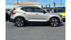 Volvo XC40 Ultimate Dark Theme AWD 2024, Seminuevo, en Excelentes Condiciones - Product Image 6