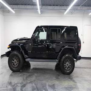 2024 Mejor Vendido Wrangler Technology Package Unlimited Rubicon 392 4WD Automático de 8 Velocidades SRT HEMI 6.4L V8 MDS Garantía Tapicería de Tela - Product Image 2