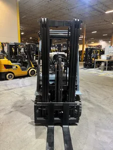 Carretilla elevadora de gas 2019 8FGCU25 LP, capacidad de <span class=keywords><strong>5000</strong></span> libras con palanca de cambios lateral de mástil de 3 etapas, cojín de 968 horas, 84/189 para almacenes
