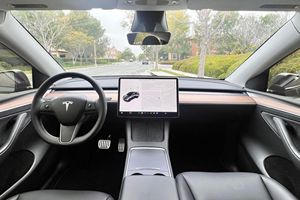 Véhicules d'occasion - Modèle Y Performance 2023 - Prêt pour une livraison rapide - Product Image 4