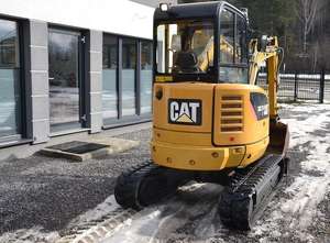 Miniexcavadora CAT PILLAR 302.7 DCR de 3 cucharones y 2.67T en venta con motor y componentes de bomba originales - Product Image 4