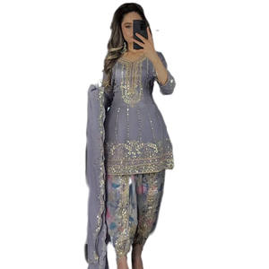 ชุดเดรสงานเลี้ยงสำหรับผู้หญิง ดีไซน์เนอร์ โดติ ซาลวาร์ พร้อมผ้าคลุมไหล่ ผ้าจอร์เจตต์เทียม ปักลายหนัก ประดับเลื่อม 5 มม. ขอบลูกไม้โมติ - Product Image 1