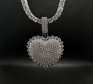 Collier pendentif hip-hop élégant en moissanite VVS sertie de diamants avec un design en argent 925 en forme de cœur, bijoux brillants à bas prix - Product Image 3