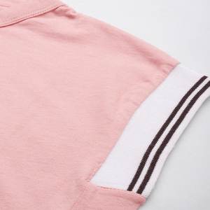 Lifestyle Co-T-shirt d'été en coton décontracté pour femmes avec manches contrastées et décoration de gland à motif imprimé au cou solide - Product Image 4