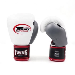 Guantes de Entrenamiento Profesional de Kick Boxing y Muay Thai para Jóvenes Gemelos, Hechos a Medida con Cuero Vacuno Genuino de Alta Calidad para Adultos - Product Image 2