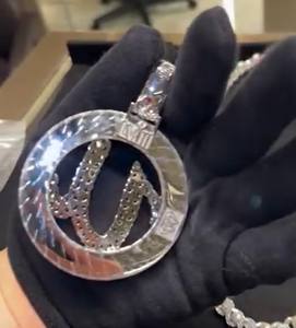 Pendentif Lettre Personnalisé Certifié GRA avec Effet Givré |   Bijoux Hip Hop en Moissanite et Perles |   Charme initial en argent 925 - Product Image 3