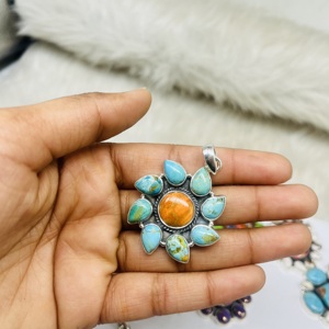 Oyster cuivre Turquoise pendentif fait à la main en argent Sterling 925 bijoux uniques cadeau pour sa fête-amical pour les enfants - Product Image 1