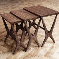 Tables gigognes en bois rustiques conçues pour les appartements et les appartements avec un espace limité et un besoin de mobilier fonctionnel