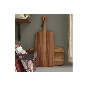 Planche à découper ferme rustique avec corps lourd en bois dur et poignée polie pour trancher et servir les aliments - Product Image 2