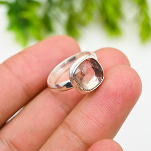 Bague Éternité en Argent Sterling Plaqué Or avec Topaze Taille Cœur de Haute Qualité, Sertie en Bezel, Classique et Tendance, Idéale pour Cadeaux et Fêtes - Product Image 3