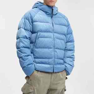 2025 OEM Invierno Azul logotipo personalizado frente 100% poliéster a prueba de viento cremallera hombres chaqueta acolchada con capucha - Product Image 1