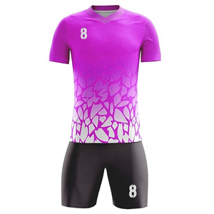 Tenue de football personnalisée avec logo sur mesure, uniforme de football professionnel imprimé par transfert thermique, 100% polyester respirant et à séchage rapide - Product Image 3