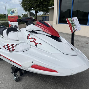 Moto Acuática Yamaha VX Limited HO 2022, Motor de 4 Tiempos, Color Blanco, 3 Plazas, con Altavoces Integrados, 226-300 HP - Product Image 1