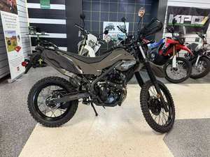 NUEVA MOTOCICLETA DUAL SPORT XT250 2025 - Product Image 3
