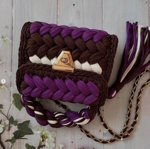 Bolsos de Mano de Mujer Tejidos a Crochet Hechos a Mano con Cadenas de Perlas Bordadas, Bolsos Modernos y Ecológicos de la India - Product Image 4