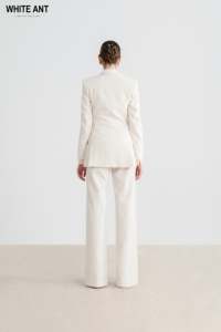 Ropa de mujer Blazer Precio barato Credo Blazer de un solo pecho Botón Decoración 0 Embalaje personalizado Moda sostenible Mayorista - Product Image 3