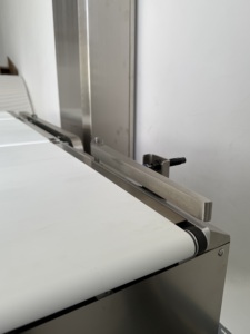 Năng động checkweigher Ánh sáng trọng lượng sản phẩm với điện từ chối thực phẩm dây chuyền sản xuất trọng lượng <span class=keywords><strong>Checker</strong></span> - Product Image 3