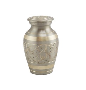 Urne souvenir en laiton gravée en dôme de crémation couleur rose fabriquée à la main produit le plus vendu urne de crémation - Product Image 4