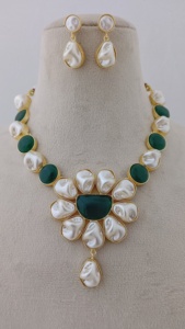 Colgante floral Conjunto de collar de perlas redondas Latón de alta calidad Hecho Producto a granel Diseño personalizado - Product Image 3